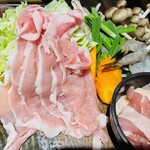 ajiambarugurou - 豚肉、鶏肉、野菜、海老