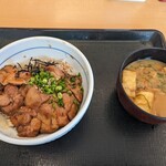 なか卯 - 鶏の照り焼き丼（小）と季節のみそ汁