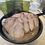 横浜ラーメン てっぺん家 - ラーメン＋味付たまご＋分厚いチャーシュー4枚