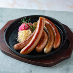 ソーセージ5種盛り／Five Sausage Platter