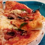 真鶴ピザ食堂 KENNY - ピッツァ（アップ）（2023.10）