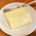 ビストロ カフェ デリ ポキナ369 - バター