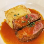 ビストロ カフェ デリ ポキナ369 - 黒毛和牛サーロインステーキとポテトミルフィーユグラタン