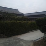 大平製麺 - 道路側からは、こんな感じ・・・当然、屋号の看板も「うどん」のノボリもありません。