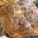 丸栄製菓 - あんクリームパン