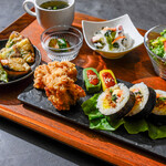 韓式壽喜鍋和雞肉午餐