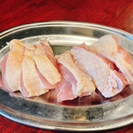 炭火大衆焼肉 猪鹿鳥 - 奥美濃古地鶏モモ