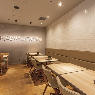 開放感溢れる店内でタイ伝統の味をカジュアルにご堪能★