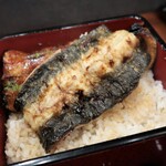 うなぎ 炙一徹 - 皮目