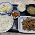 松屋 - 豚カルビ定食とキムチ