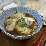 Chuukasoba Menno Hana - 雲呑中華そば（醤油・太麺）