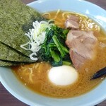 横浜家系らーめん 侍 - ラーメンにやみつき白味玉