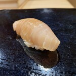 日本橋蛎殻町 すぎた - 藁炙りの鰆握り