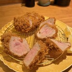銀座とんかつ檍 銀座4丁目店 - 本日のブランド豚は、「ピュアポーク蔵王 マンガリッツァ」特選ヒレの180gに林SPFの特選ヒレ（写真手前）をサービスしていただき、食べ比べ