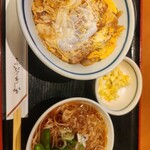 Miyako - ランチ カツ丼＋お蕎麦 各種電子マネーが使えます。ランチはひっきりなしにお客さんが入っていて人気店でした。