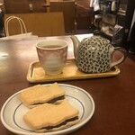 Naniwaya cafe - 最中（餡入り鯛型2個）、ほうじ茶 800円（税込）