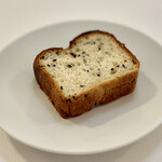 オトワ レストラン - 黒胡麻のブリオッシュ