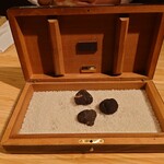 クッチーナ - スライス前のオータムトリュフ