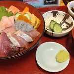 Shokujitokoro Tamura Suisan - 厳選おまかせ海鮮丼