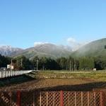 グラスハウス - 朝の山々　今朝は良い天気です（寒い）
