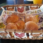 グラスハウス - 温かい美味しいパン　これもおかわりが