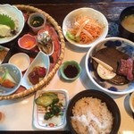 恵久保 - 料理15品、これに食後のデザートとコーヒーが付きます。