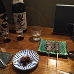 ヤキトリ、ワイン、日本酒、Q - 
