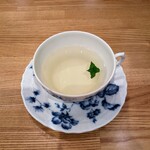 La Stalla - 庭で取れたハーブで作ってるそうです