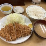 とんかつ山家 - ロースかつ定食850円