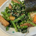 竈 - ほうれん草とちくわ。ちくわが良い仕事してました(^O^)