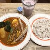 スープカレー ラマスパイス - しめじ野菜250番+ブロッコリー+レンコン、アサイーラッシー