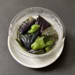 竈 - テイクアウトした長茄子の揚げびたし。155g400円