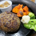 テラス8890 - （2023/9月）牛肉100％手ごねハンバーグ