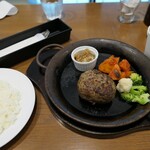 テラス8890 - （2023/9月）牛肉100％手ごねハンバーグ