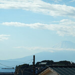 bills - その右に富士山