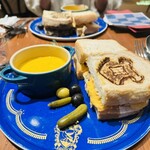 Harry Potter Cafe - ホグワーツチーズトースティ　レイブンクロー