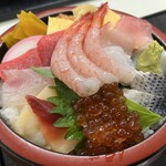 地魚食道 瓢 - 並 海鮮丼(ごはん大盛り)