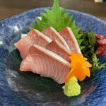 yellowtail sashimi