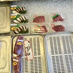 田中鮮魚店 - うつぼのタタキやキハダマグロも売ってました。