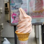 ふもとや本店 - 料理写真:さくらんぼソフト（350円）