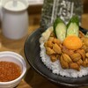 Tsukiji Itadori Unitora - 国産うに丼　6,600円
                　　　　丼のトッピングいくらたっぷり乗せ　900円