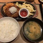 やよい軒 - 和風おろしハンバーグ定食￥860 結構付け合せのナポリタン美味い(　ﾟдﾟ)ﾝﾏｯ!