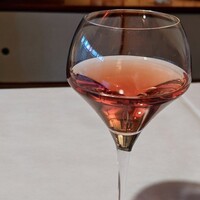 かみくら - ランチはドリンク付でした。ロゼワインを選択。