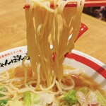 Champon tei sou honke - ちゃんぽん、麺リフト！