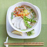 cafeハンモックトライブ - 蒸し鶏とたっぷり野菜のフォー　800円