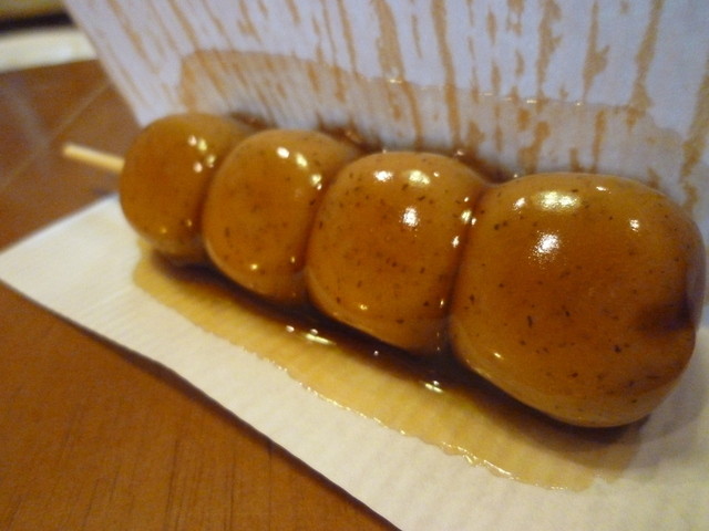 秋の高尾山で みたらし味の そばだんご 130円 By なまらうまい 千代乃家 ちよのや 高尾山口 和菓子 食べログ