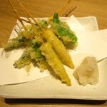 Tenkai - 野菜天ぷら：ヤングコーン、獅子唐、オクラ。