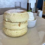 シーサイド カフェ ハノン - ミハマパンケーキ［3pcs］（¥830）／生クリーム（¥280）