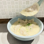 GYOZA TO BIN - スープ餃子
