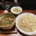 麺舎 ヒゲイヌ - 牛スジつけ麺と肉味噌めし